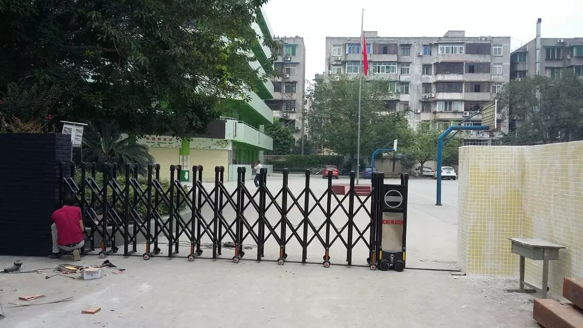 南京雨花台区南京雨花台区深圳市伸缩门